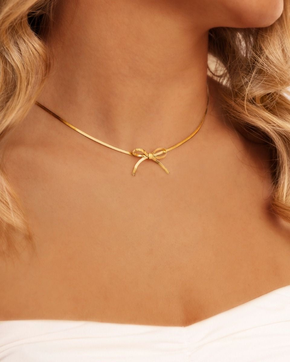 Bow Necklace