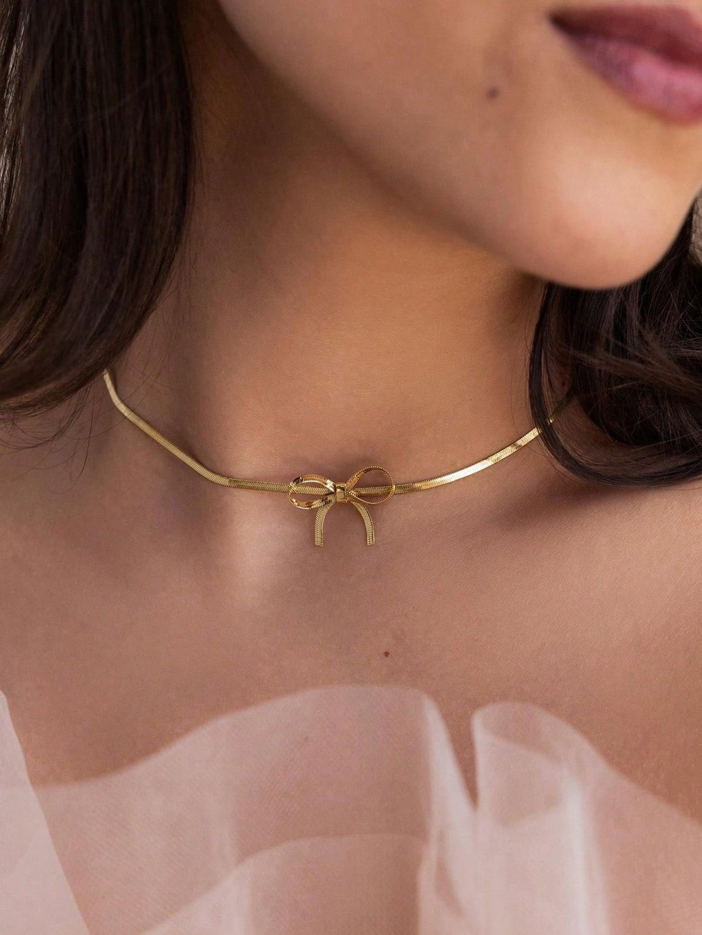 Bow Necklace